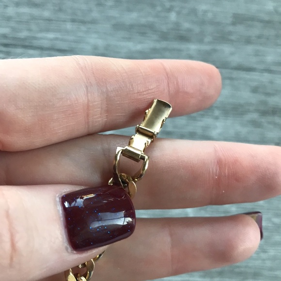 Vintage 1978 Avon Trazarra Gold Tone Dark Red Enamel Chunky Chain Bracelet 7⅞ - Picture 4 of 6